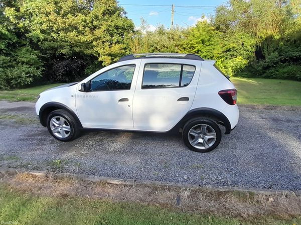 Dacia Sandero Stepway Hatchback, Petrol, 2014, White