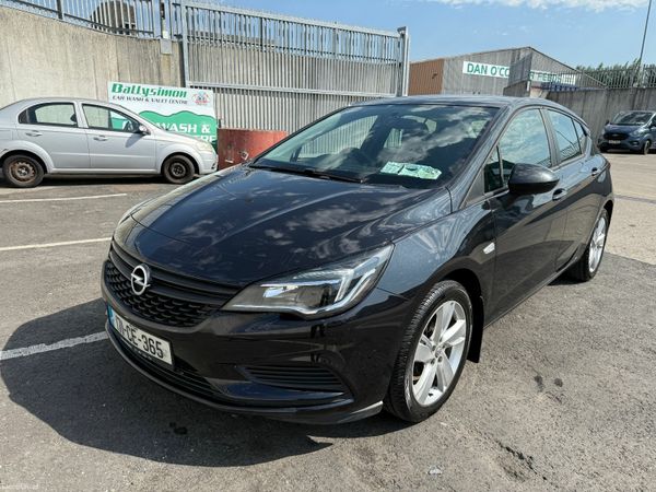 Opel Astra Hatchback, Petrol, 2017, Black