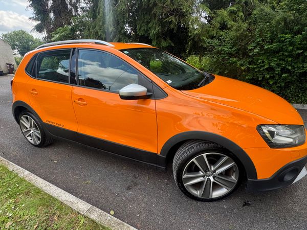 Volkswagen Polo Hatchback, Petrol, 2013, Orange
