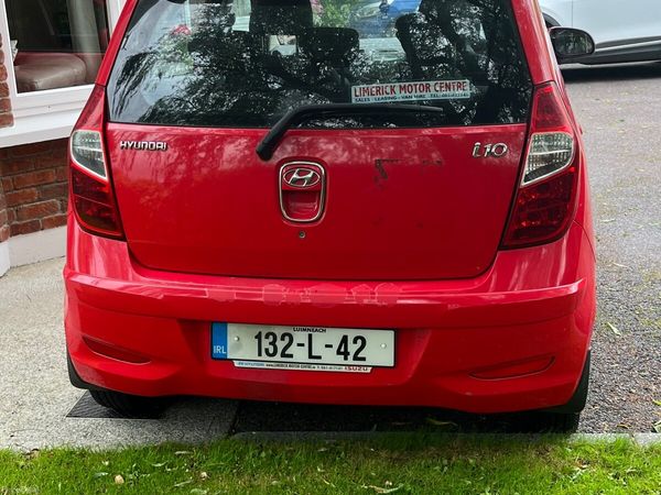 Hyundai i10 Hatchback, Petrol, 2013, Red