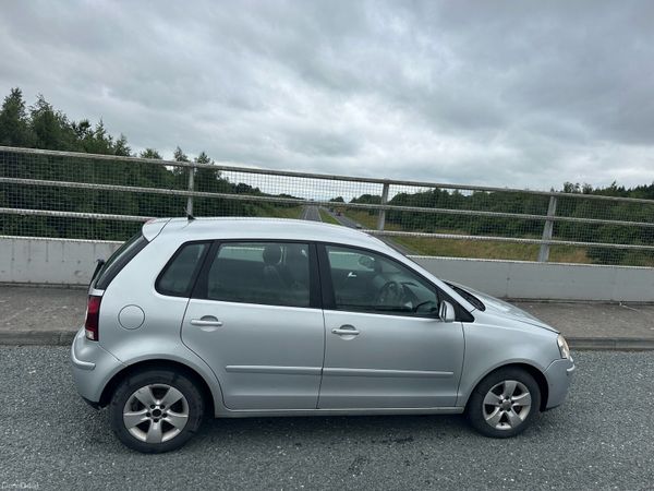 Volkswagen Polo Hatchback, Diesel, 2009, Silver