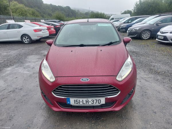 Ford Fiesta Hatchback, Petrol, 2015, Red