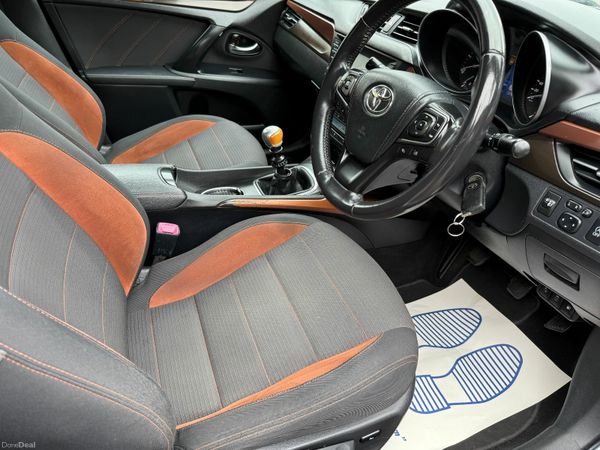 Toyota Avensis Saloon, Diesel, 2017, Grey