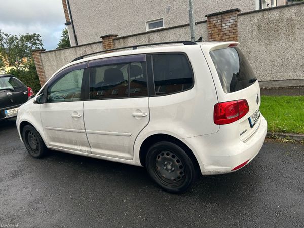 Volkswagen Touran MPV, Petrol, 2012, White