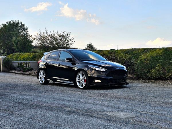 Ford Focus Hatchback, Petrol, 2018, Black