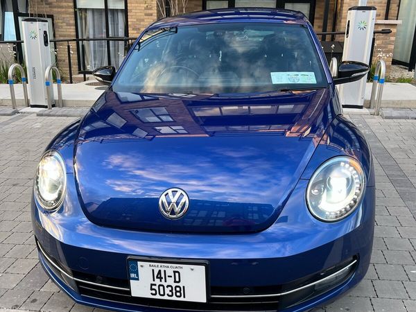 Volkswagen Beetle Hatchback, Petrol, 2014, Blue