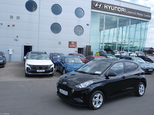 Hyundai i10 Hatchback, Petrol, 2023, Black