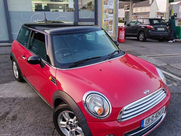 Mini Cooper Hatchback, Petrol, 2013, Red