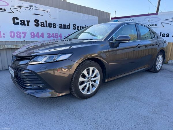 Toyota Camry Saloon, Petrol Hybrid, 2021, Brown