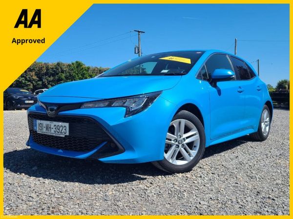 Toyota Corolla Hatchback, Petrol, 2019, Blue