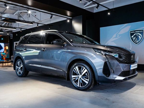 Peugeot 5008 MPV, Diesel, 2023, Grey