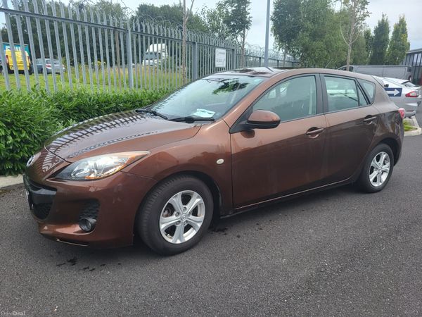 Mazda Mazda3 Hatchback, Diesel, 2013, Brown