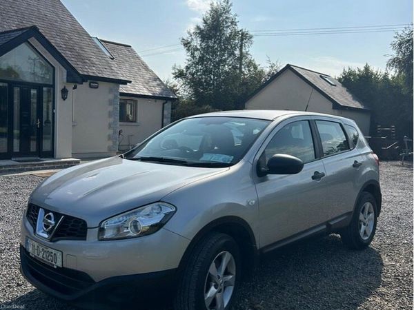 Nissan Qashqai Hatchback, Diesel, 2011, Silver