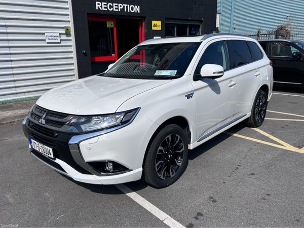 Mitsubishi Outlander Estate, Petrol Hybrid, 2017, White