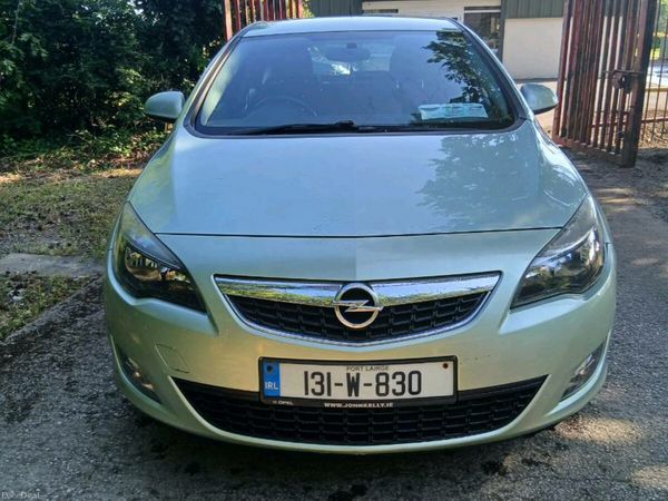 Opel Astra MPV, Diesel, 2013, Green