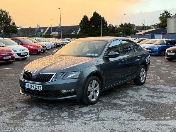 Skoda Octavia Saloon, Diesel, 2019, Grey