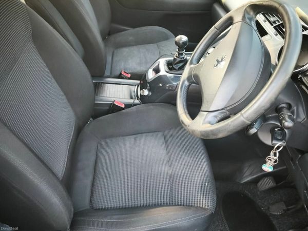 Peugeot 5008 MPV, Diesel, 2010, Grey