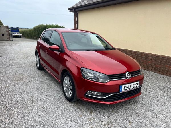 Volkswagen Polo Hatchback, Petrol, 2014, Red