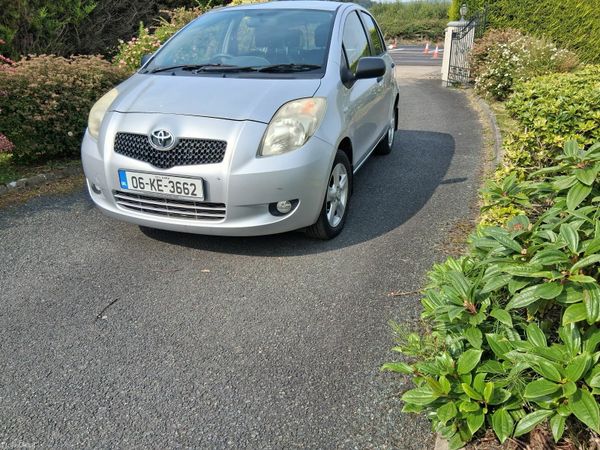 Toyota Yaris Hatchback, Petrol, 2006, Silver