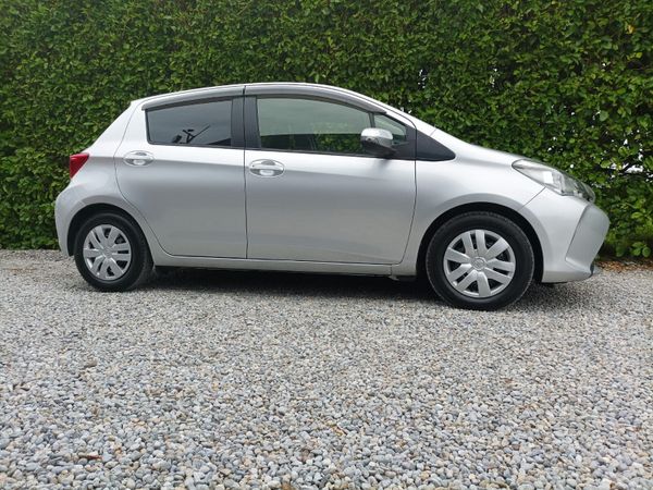 Toyota Yaris Hatchback, Petrol, 2016, Silver