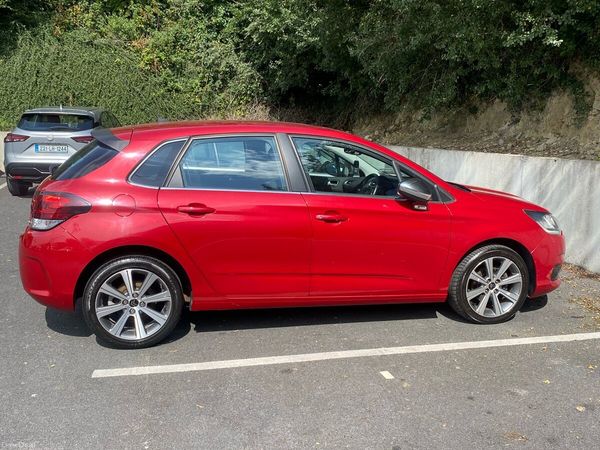 Citroen C4 Hatchback, Petrol, 2017, Red
