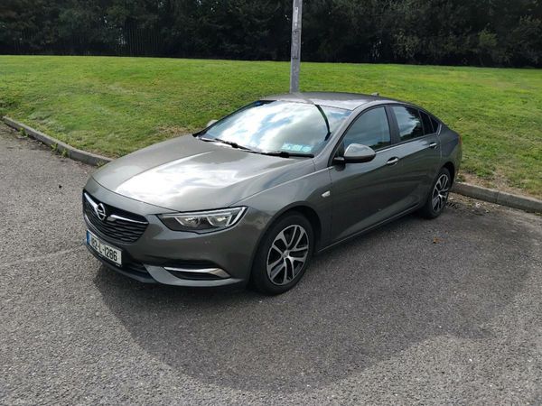 Opel Insignia Hatchback, Diesel, 2018, Grey