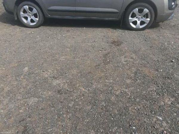 Peugeot 3008 Hatchback, Diesel, 2013, Grey