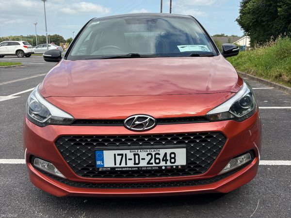 Hyundai i20 Hatchback, Petrol, 2017, Orange
