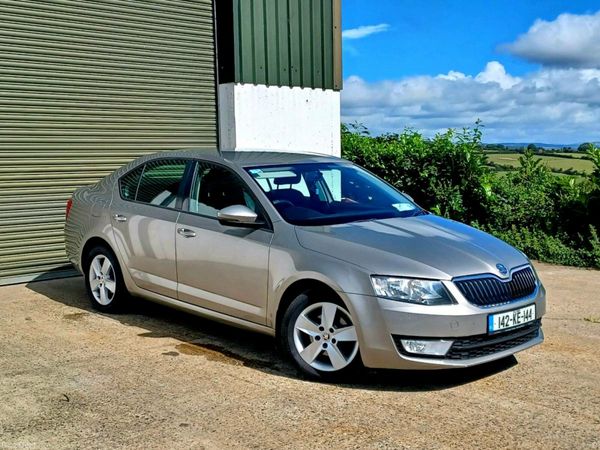 Skoda Octavia Saloon, Diesel, 2014, Beige