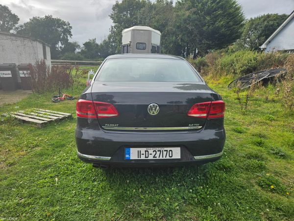 Volkswagen Passat Saloon, Diesel, 2011, Grey