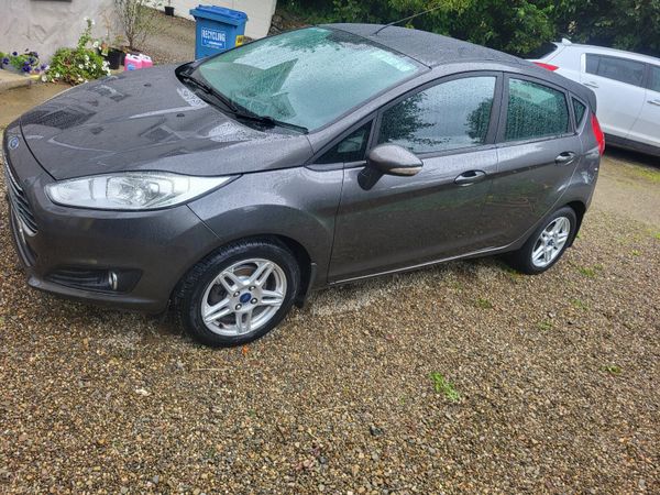 Ford Fiesta Hatchback, Diesel, 2017, Grey