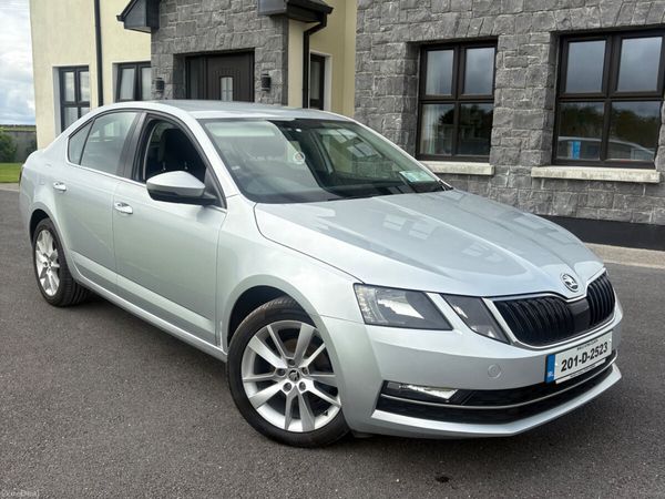 Skoda Octavia Saloon, Diesel, 2020, Grey
