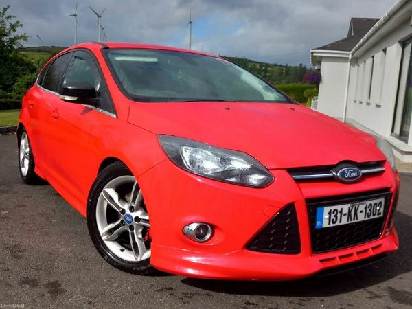 Ford Focus Hatchback, Diesel, 2013, Red