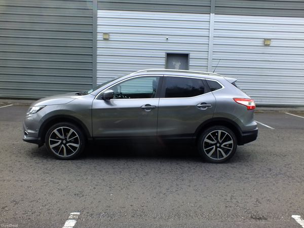 Nissan Qashqai Hatchback, Diesel, 2016, Grey