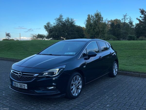 Opel Astra Hatchback, Petrol, 2016, Green