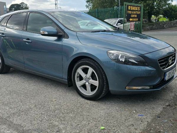 Volvo V40 Hatchback, Diesel, 2013, Blue