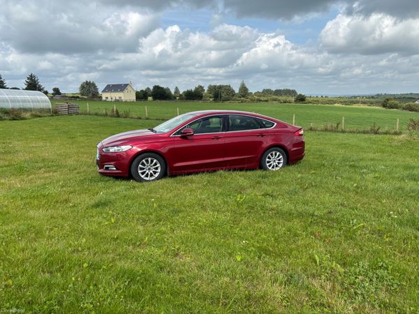 Ford Mondeo Hatchback, Diesel, 2017, Red