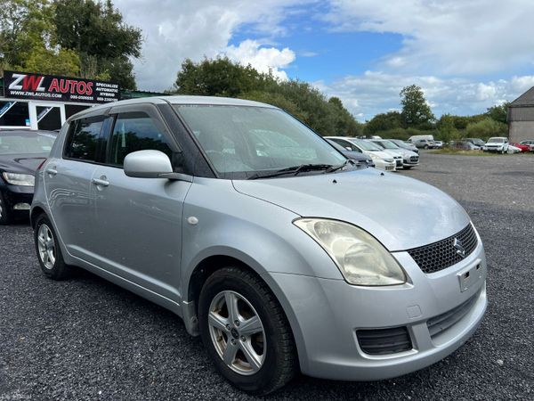 Suzuki Swift Hatchback, Petrol, 2009, White