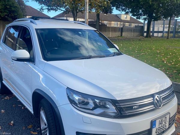 Volkswagen Tiguan SUV, Petrol, 2014, White