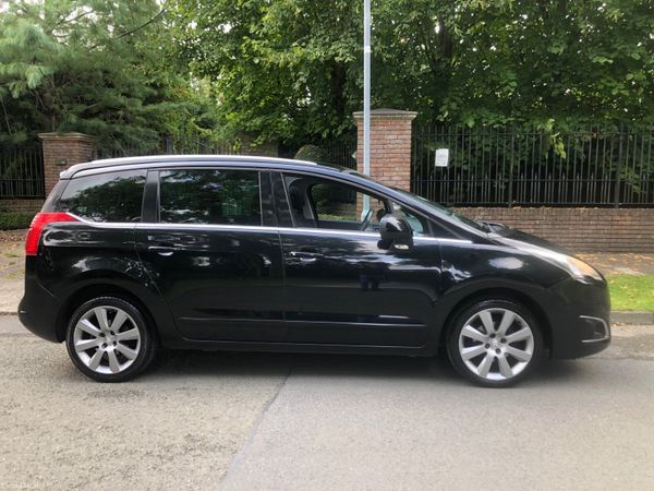 Peugeot 5008 MPV, Diesel, 2014, Black