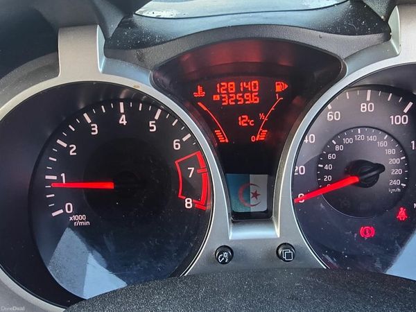 Nissan Juke SUV, Petrol, 2010, Red