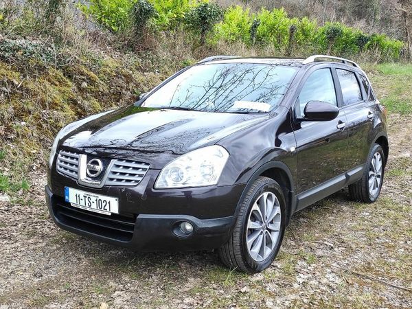 Nissan Qashqai Hatchback, Diesel, 2011, Purple
