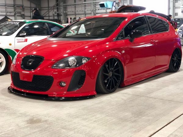 SEAT Leon Hatchback, Diesel, 2011, Red