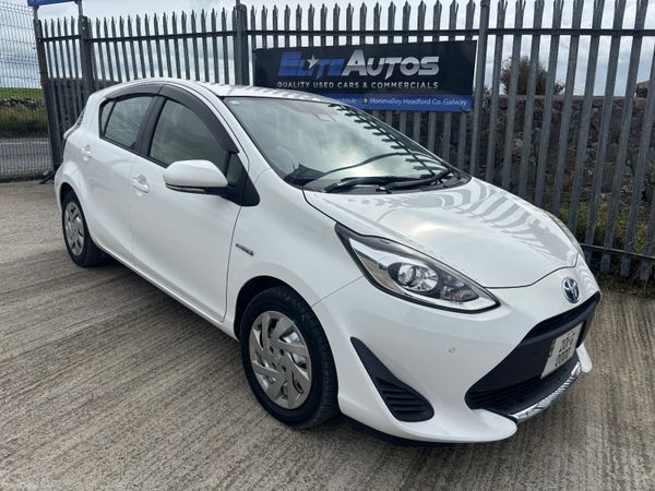 Toyota Aqua Hatchback, Petrol Hybrid, 2020, White