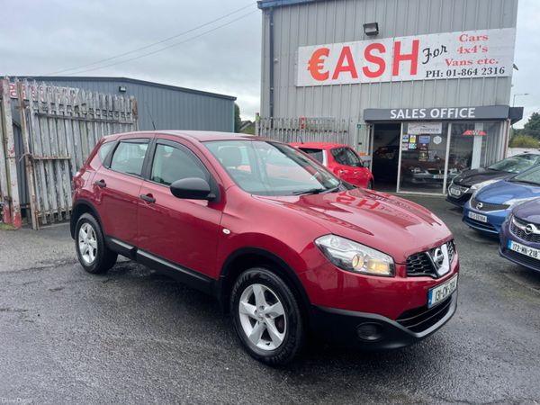 Nissan Qashqai MPV, Diesel, 2013, Red