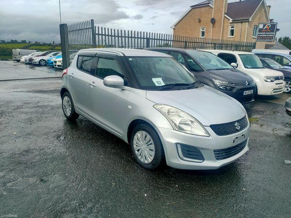 Suzuki Swift Hatchback, Petrol, 2014, Silver