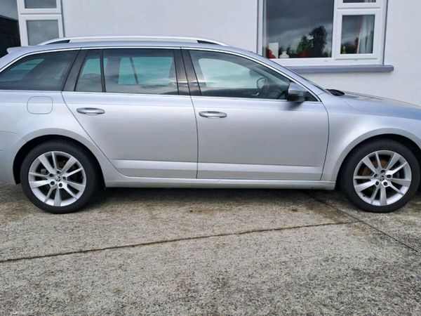 Skoda Octavia Estate, Diesel, 2017, Grey
