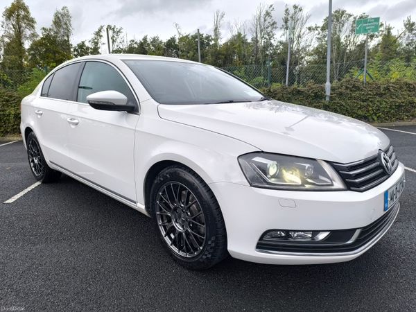 Volkswagen Passat Saloon, Petrol, 2014, White