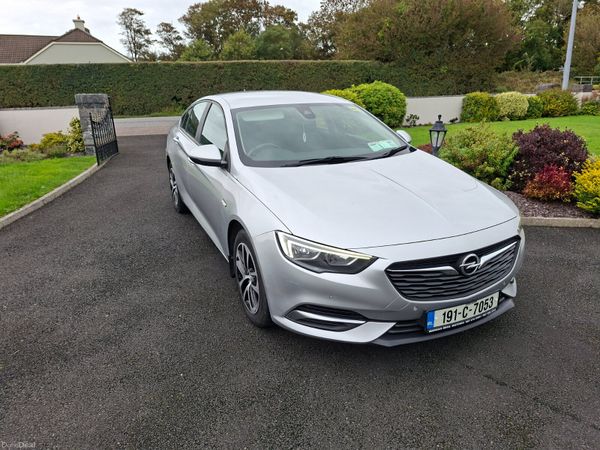 Opel Insignia Hatchback, Diesel, 2019, Grey