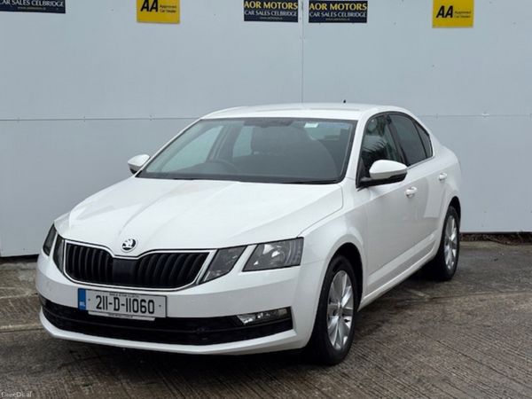 Skoda Octavia Saloon, Petrol, 2021, White